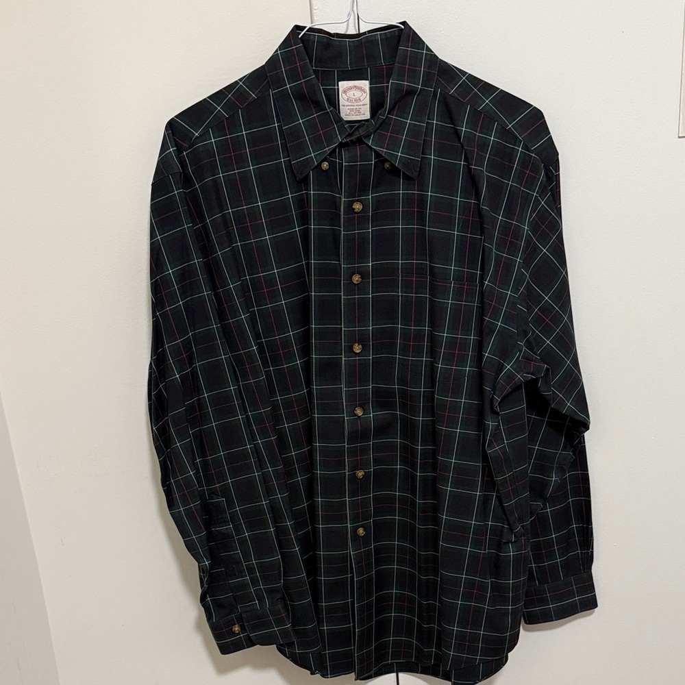 Brooks Brothers Classic Tartan Plaid Long Sleeve Button Down Shirt. Size Large.